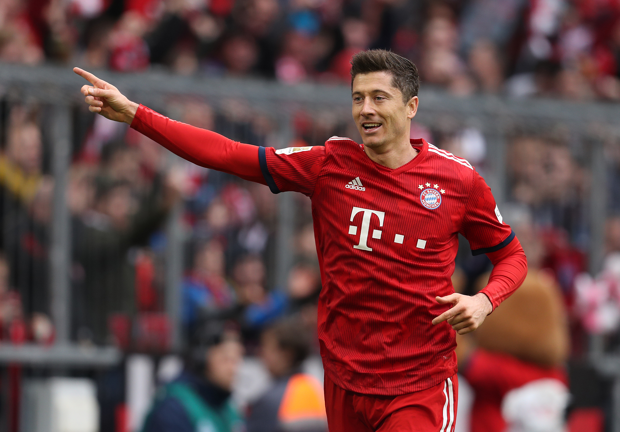 79岁佛爷豪赌第3次！62岁穆帅回归皇马，1场欧冠定江山？