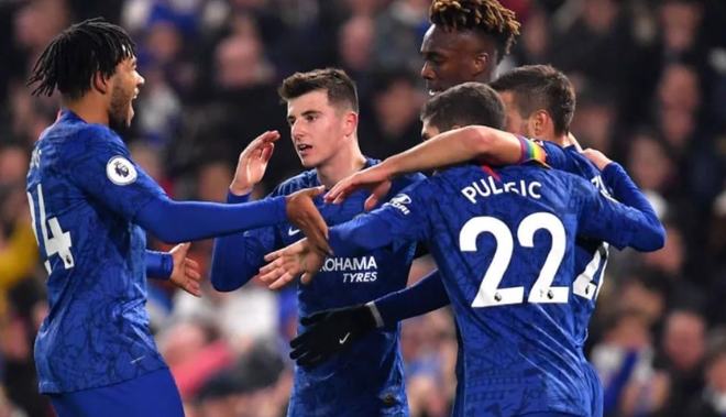 爆发！张镇麟隔扣+三分砍22分 锋线双星攻防拉满